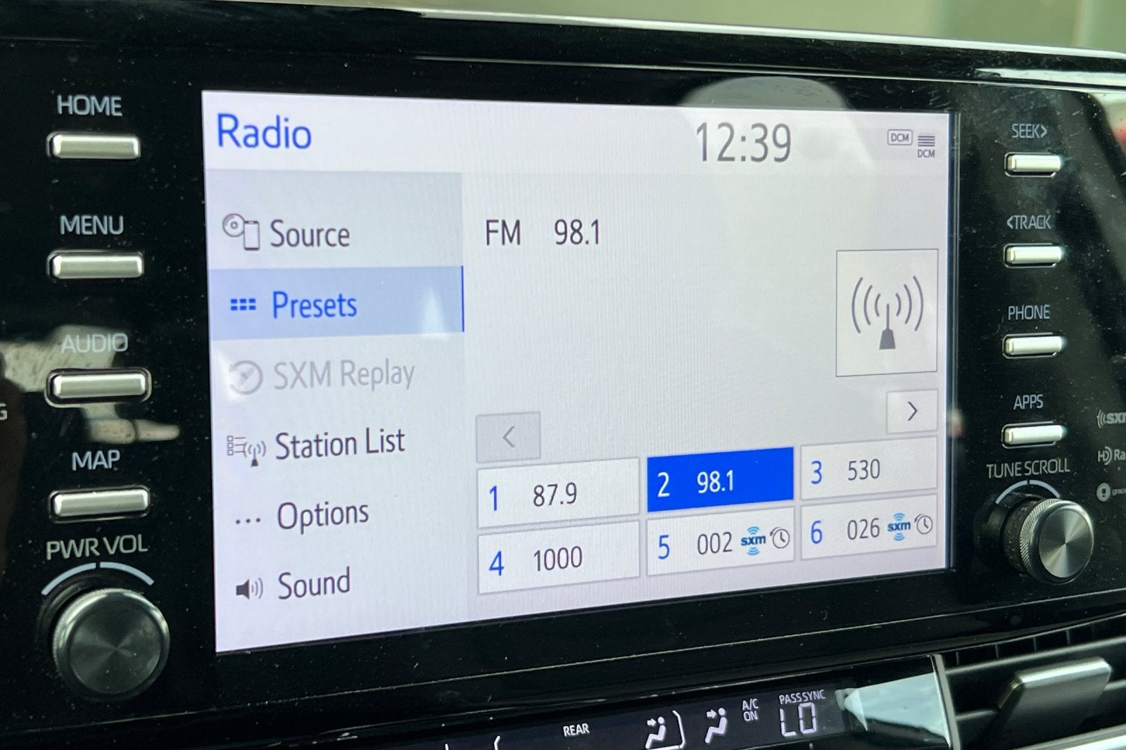 2022 Toyota Sienna LE
