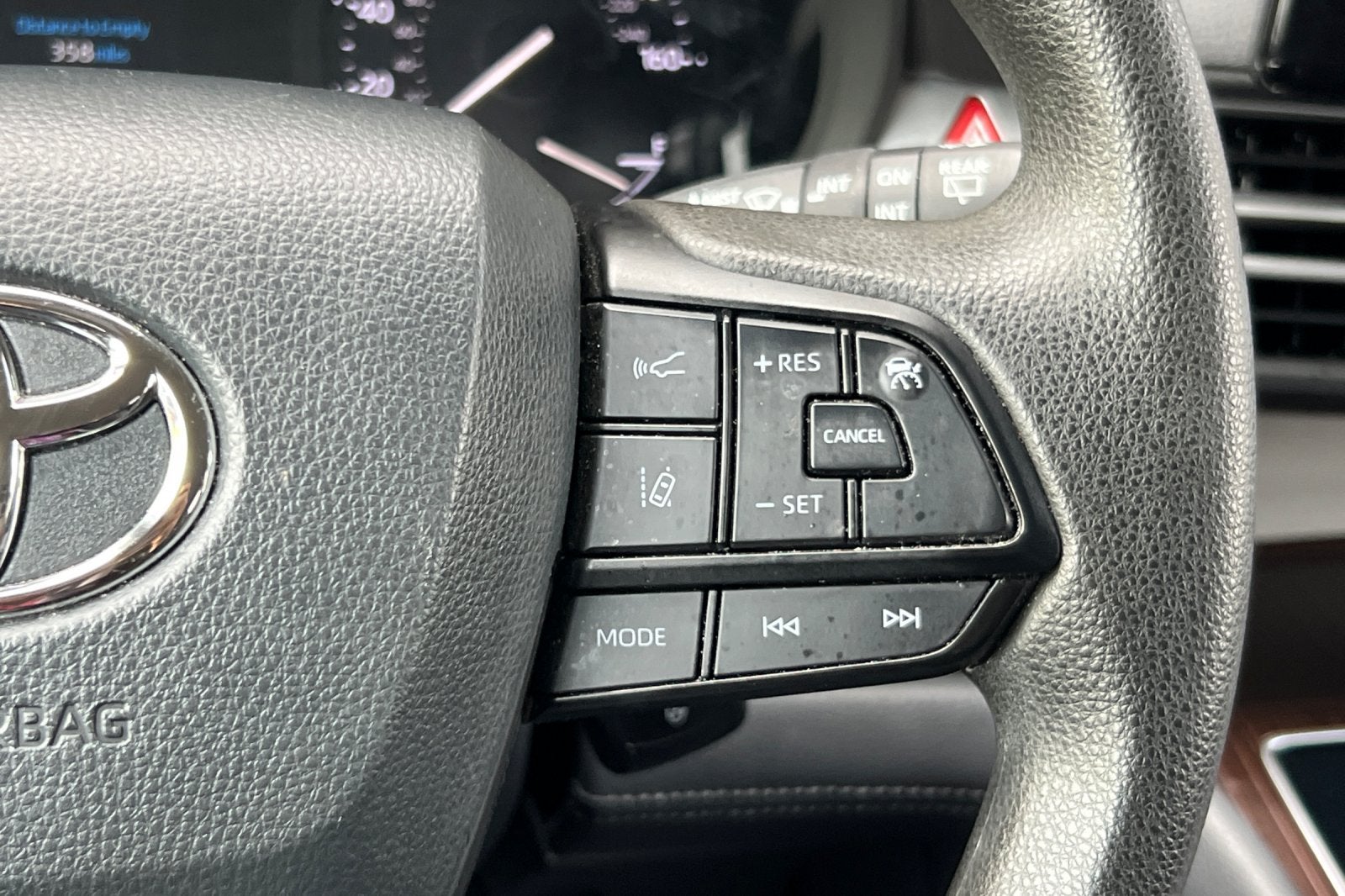 2022 Toyota Sienna LE