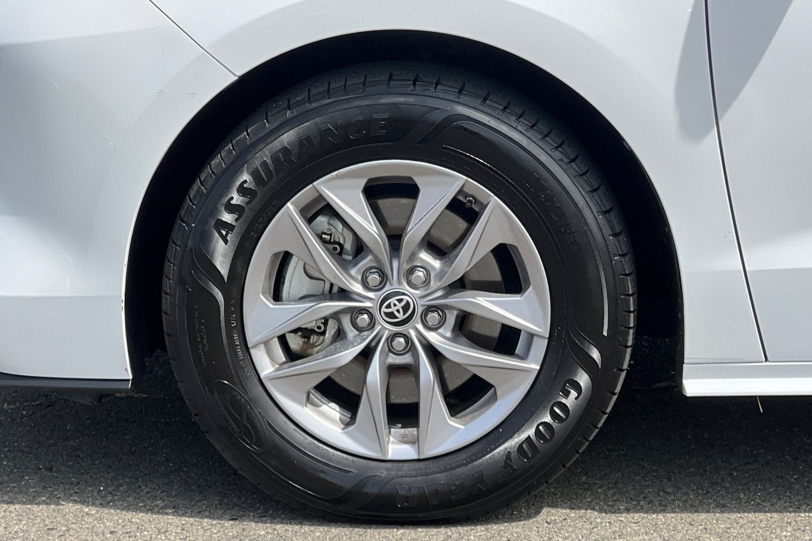 2022 Toyota Sienna LE