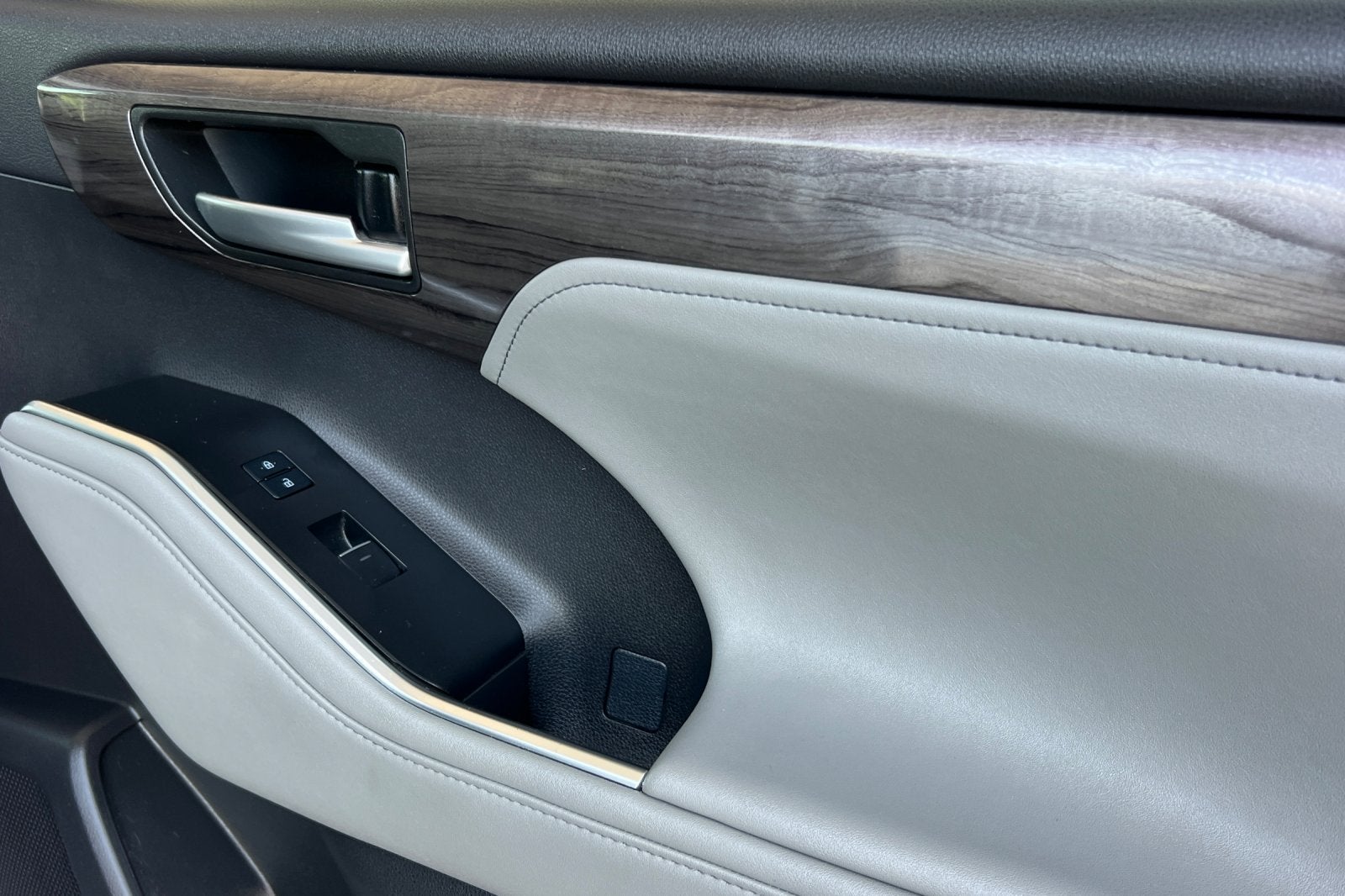 2023 Toyota Highlander Hybrid Limited