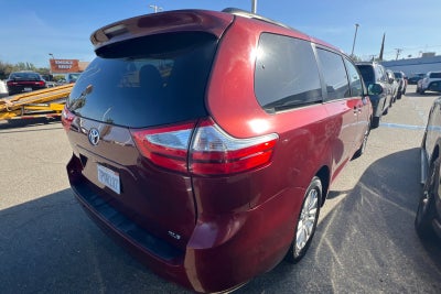 2015 Toyota Sienna XLE