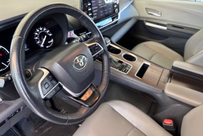 2024 Toyota Sienna XLE