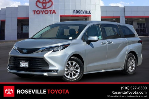 2022 Toyota Sienna XLE