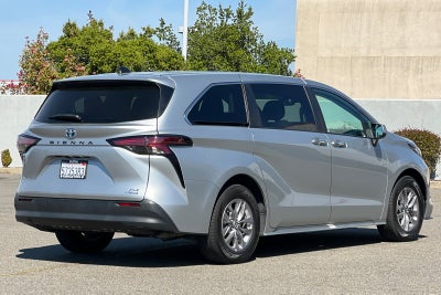2022 Toyota Sienna XLE