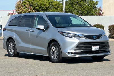 2022 Toyota Sienna XLE