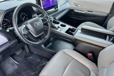 2025 Toyota Sienna XLE