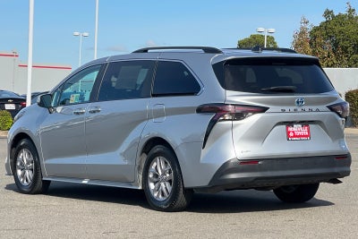 2025 Toyota Sienna XLE