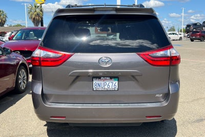 2020 Toyota Sienna XLE Premium