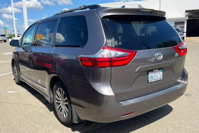 2020 Toyota Sienna XLE Premium