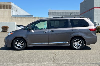 2020 Toyota Sienna XLE Premium