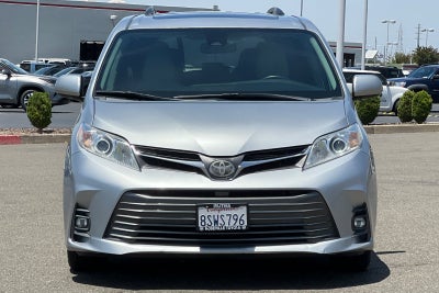 2020 Toyota Sienna XLE