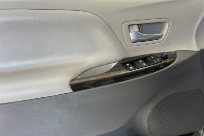 2020 Toyota Sienna XLE