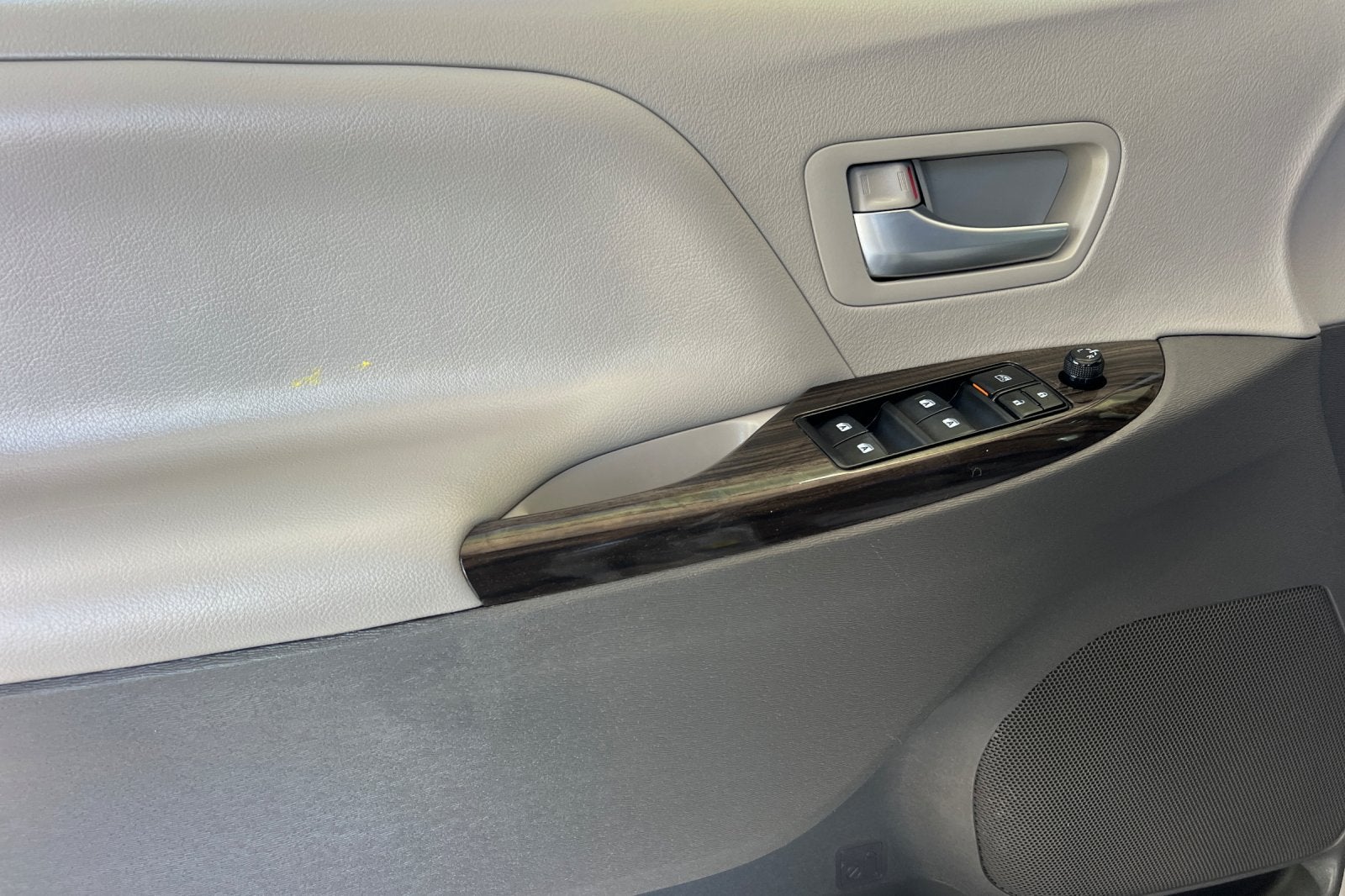 2020 Toyota Sienna XLE