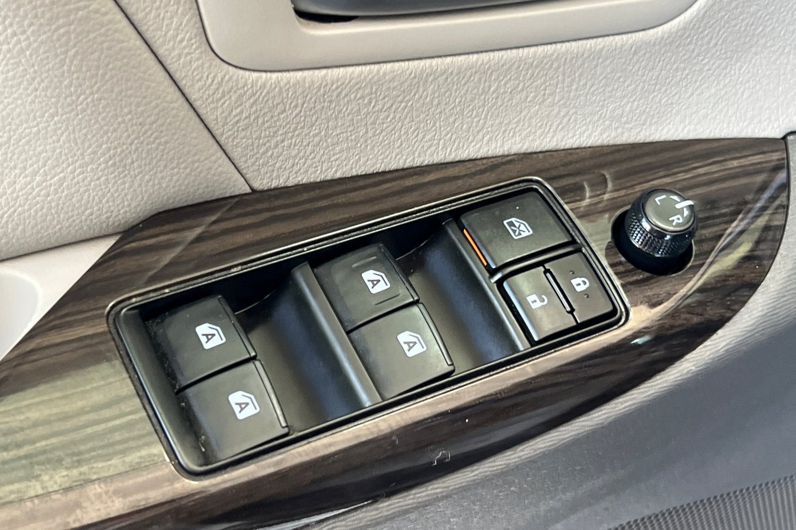 2020 Toyota Sienna XLE