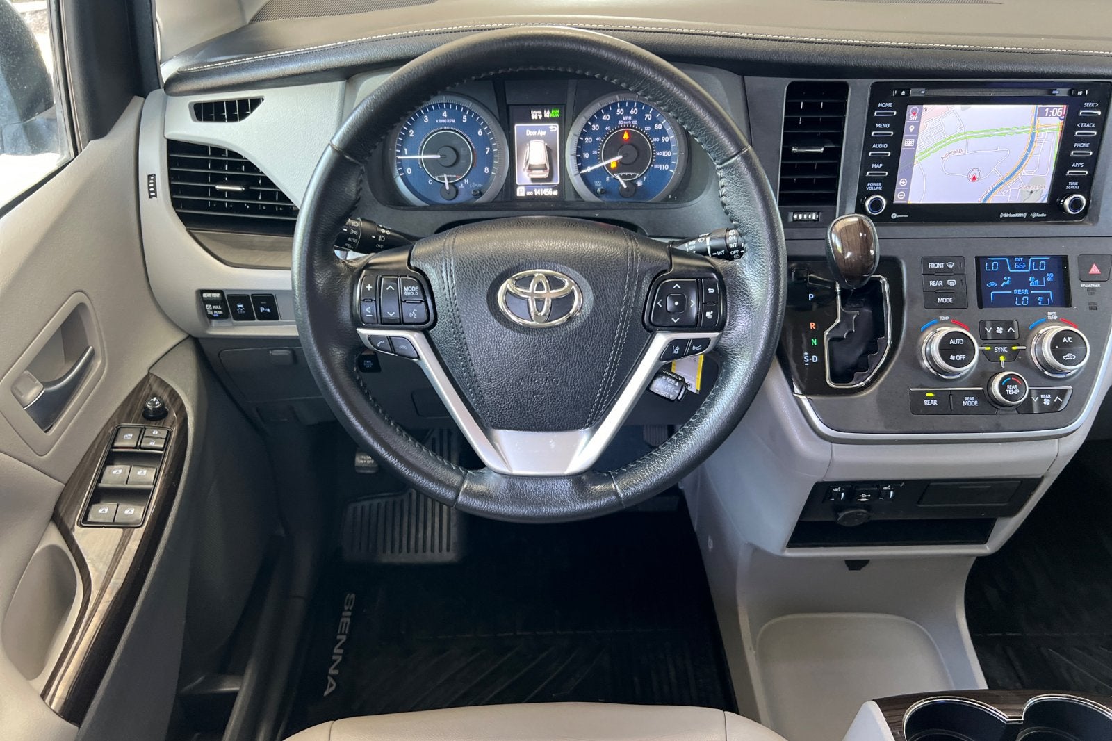 2020 Toyota Sienna XLE