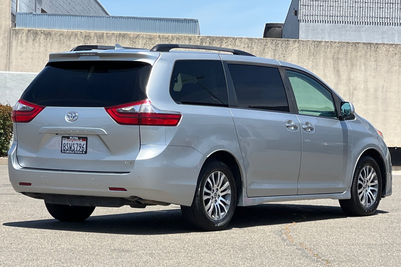 2020 Toyota Sienna XLE
