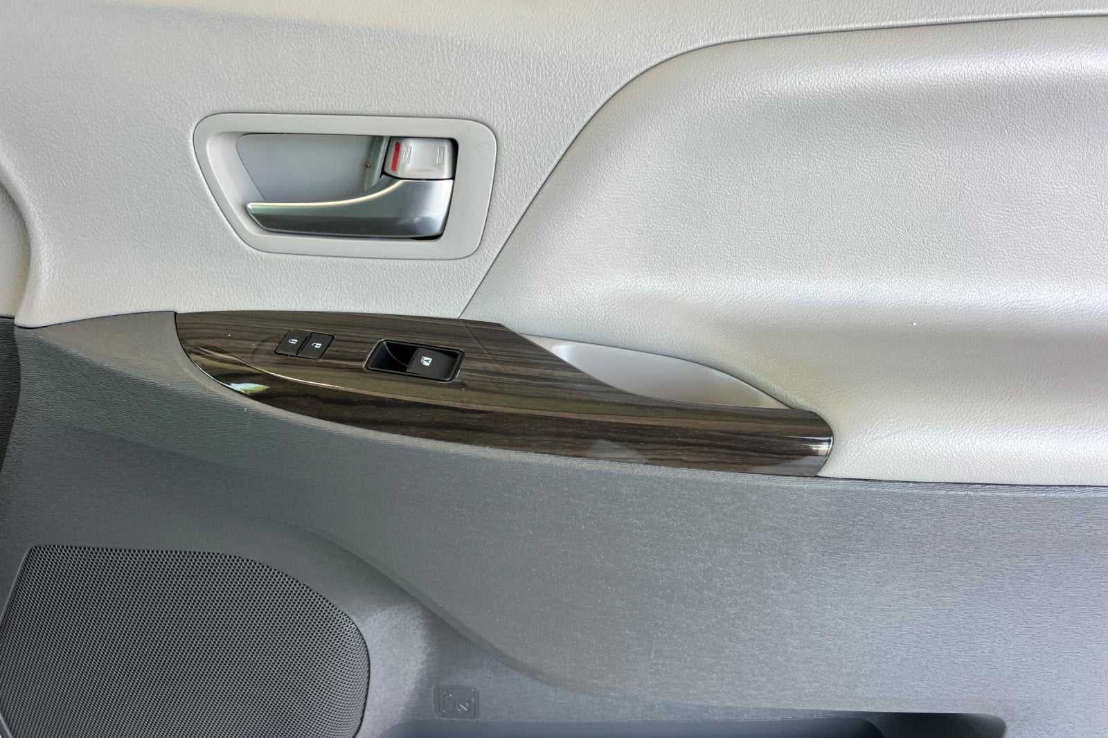 2020 Toyota Sienna XLE