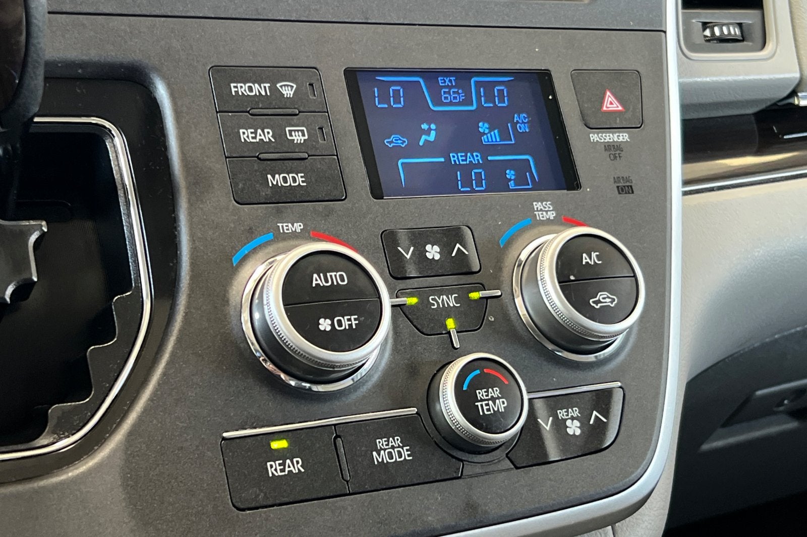 2020 Toyota Sienna XLE