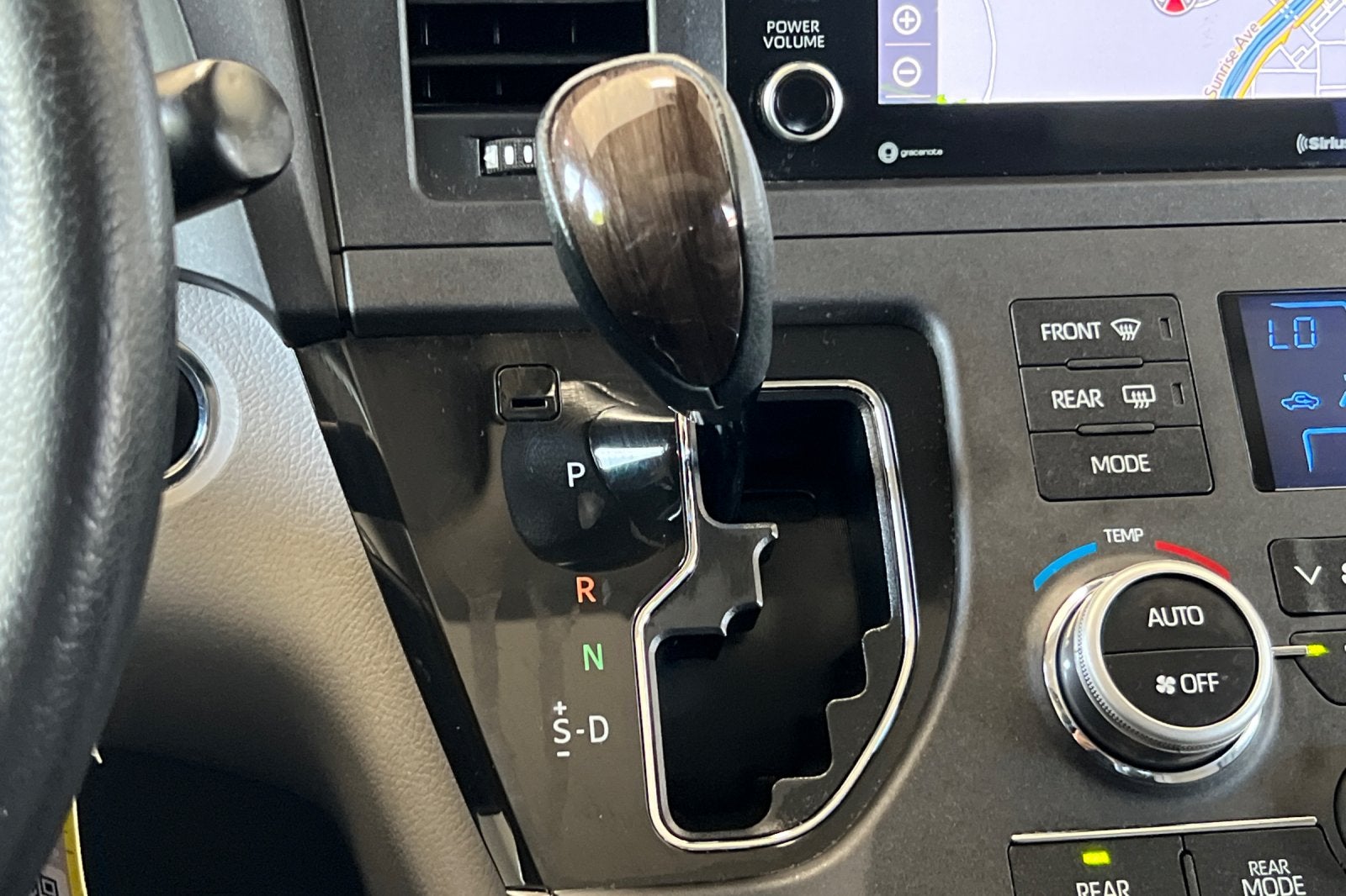 2020 Toyota Sienna XLE