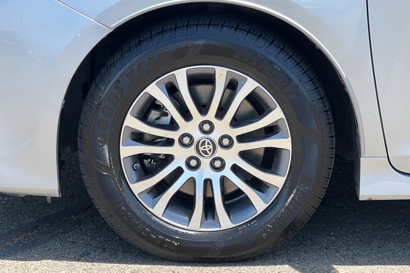 2020 Toyota Sienna XLE