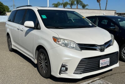 2018 Toyota Sienna XLE
