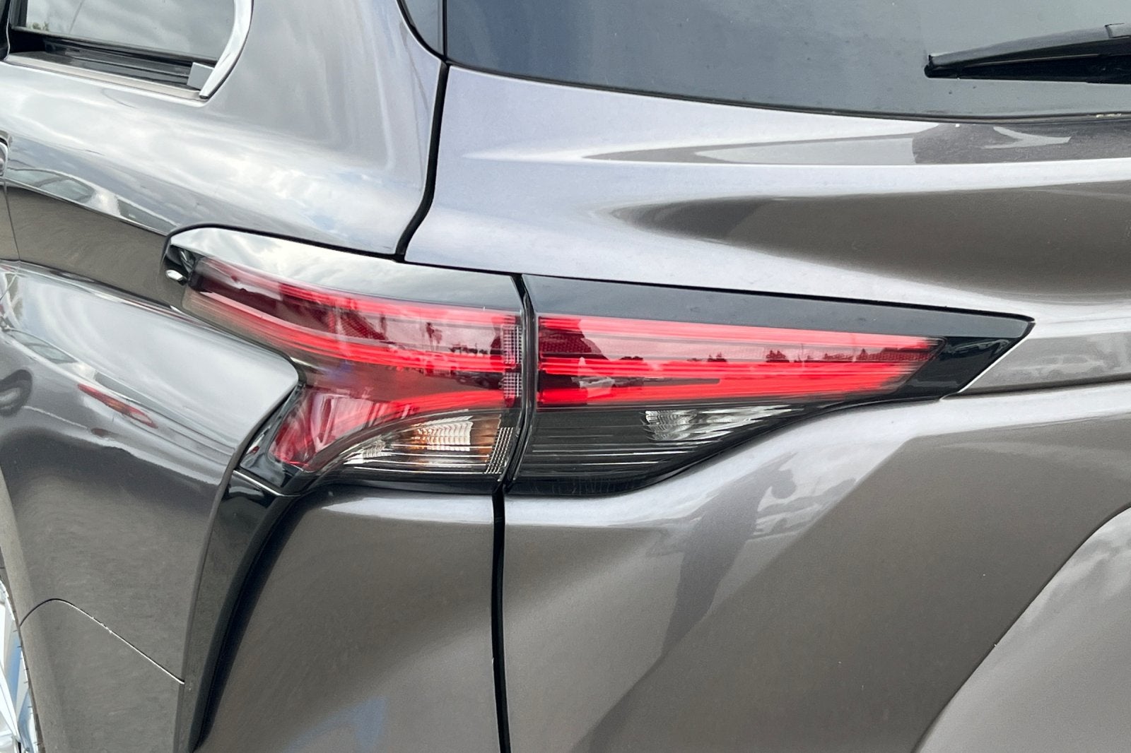 2023 Toyota Sienna Limited