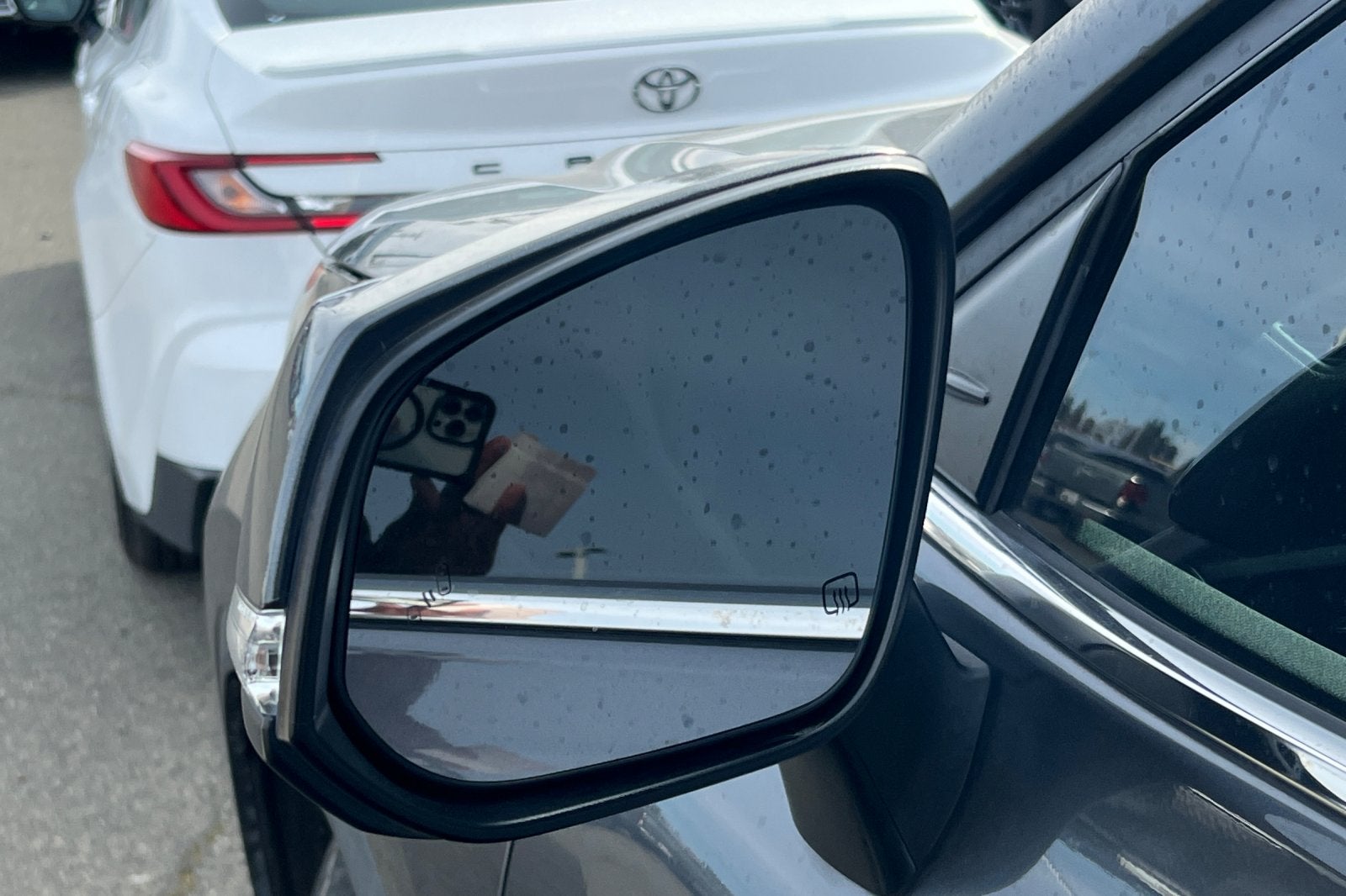 2020 Toyota Highlander LE