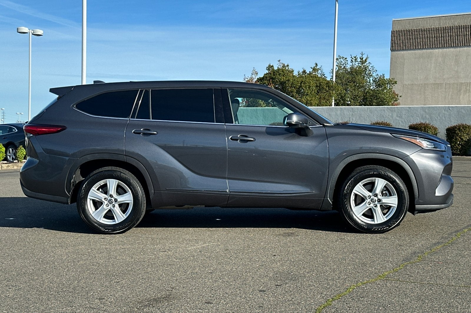 2020 Toyota Highlander LE