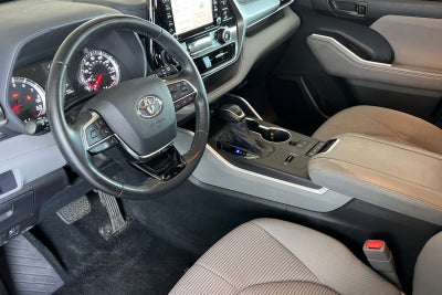2021 Toyota Highlander LE