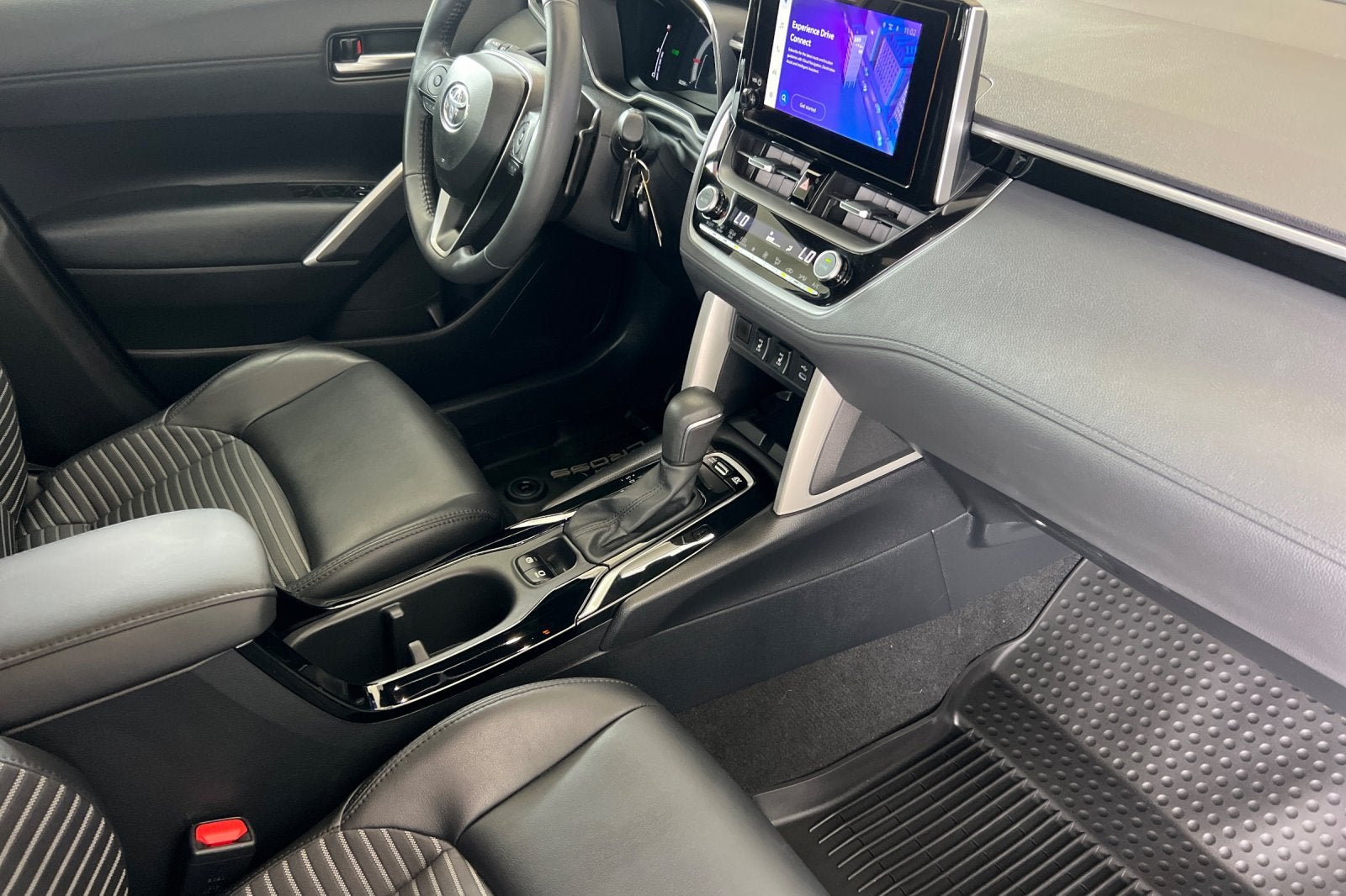 2024 Toyota Corolla Cross Hybrid XSE