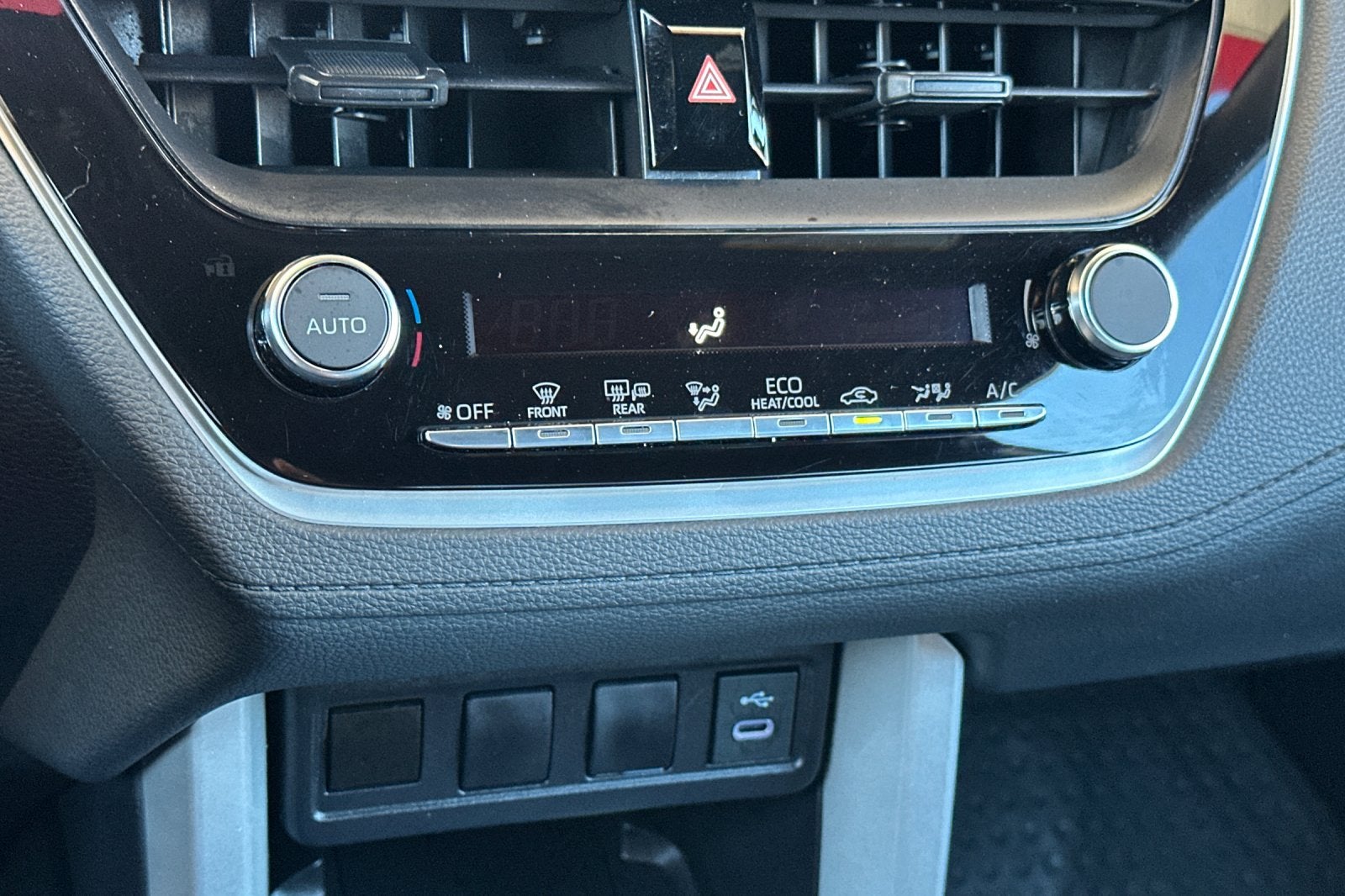 2025 Toyota Corolla Cross Hybrid SE