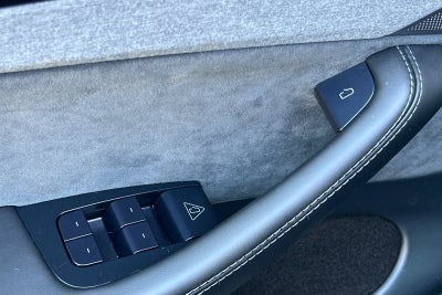 2026 Tesla Model Y Base