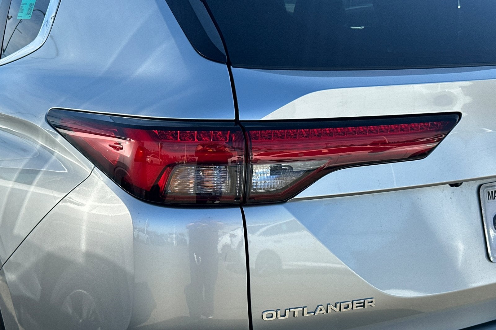 2023 Mitsubishi Outlander SE