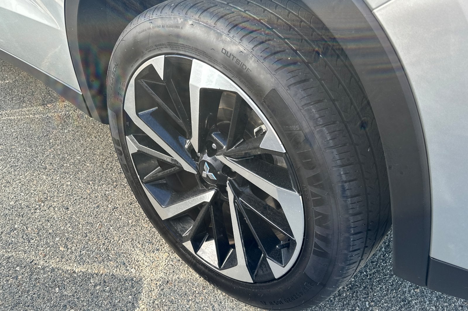 2023 Mitsubishi Outlander SE