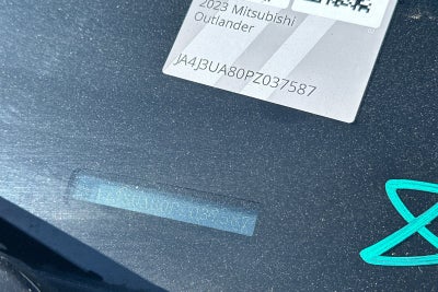 2023 Mitsubishi Outlander SE