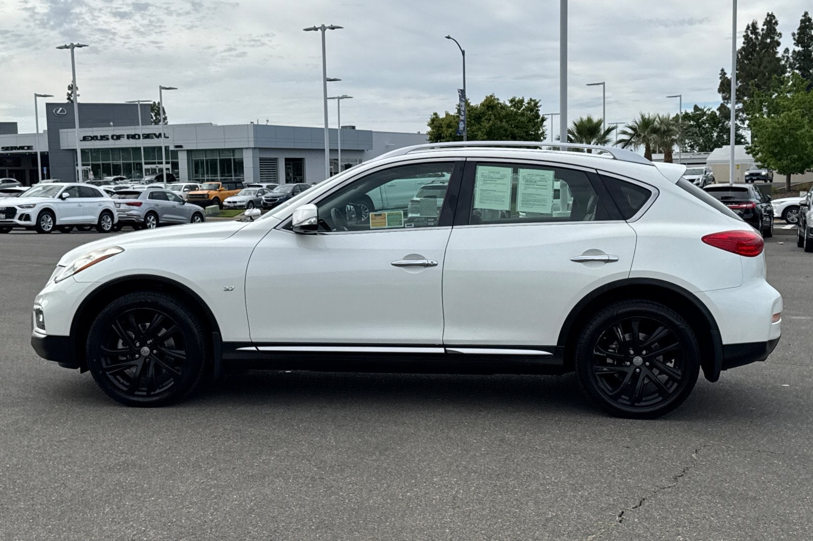 2017 INFINITI QX50 Base