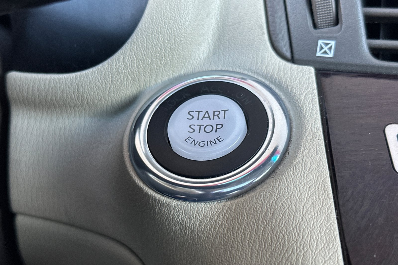 2012 INFINITI M37 Base