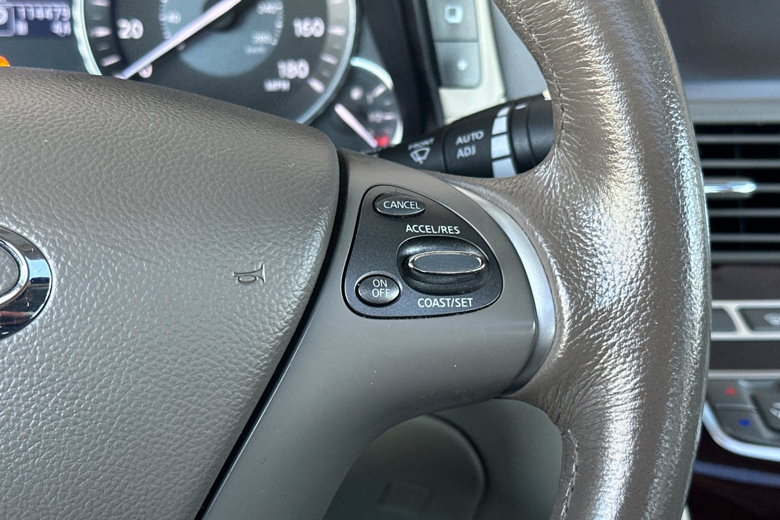 2012 INFINITI M37 Base