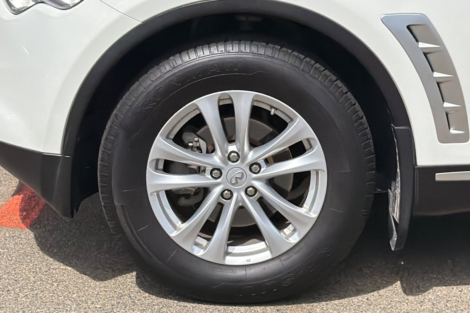 2010 INFINITI FX35 Base