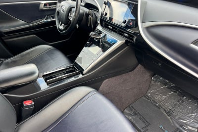 2017 Toyota Mirai Base