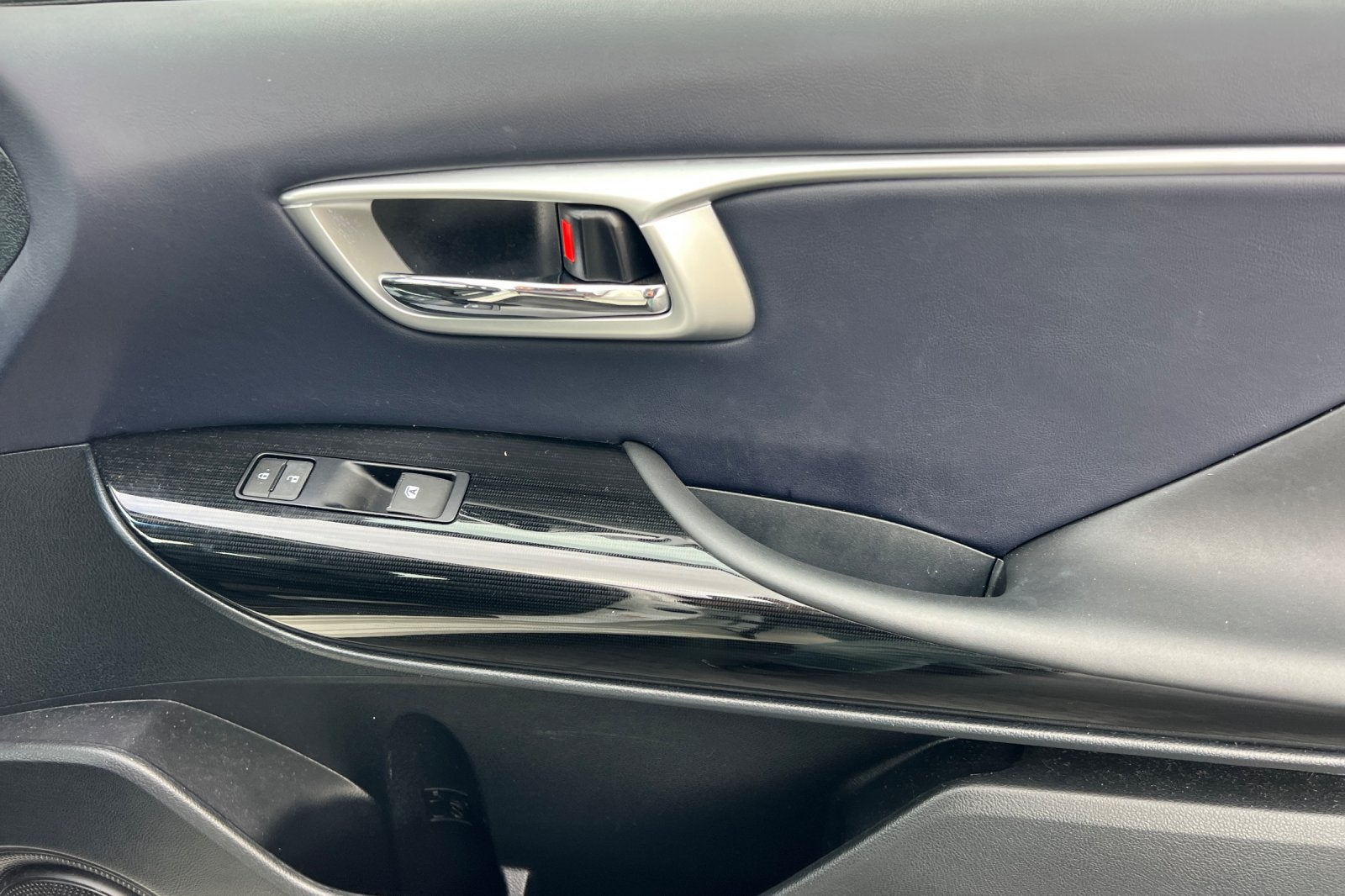 2017 Toyota Mirai Base