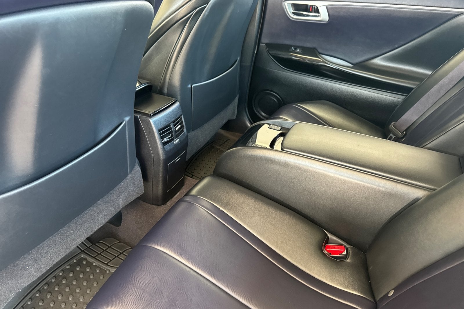 2016 Toyota Mirai Base