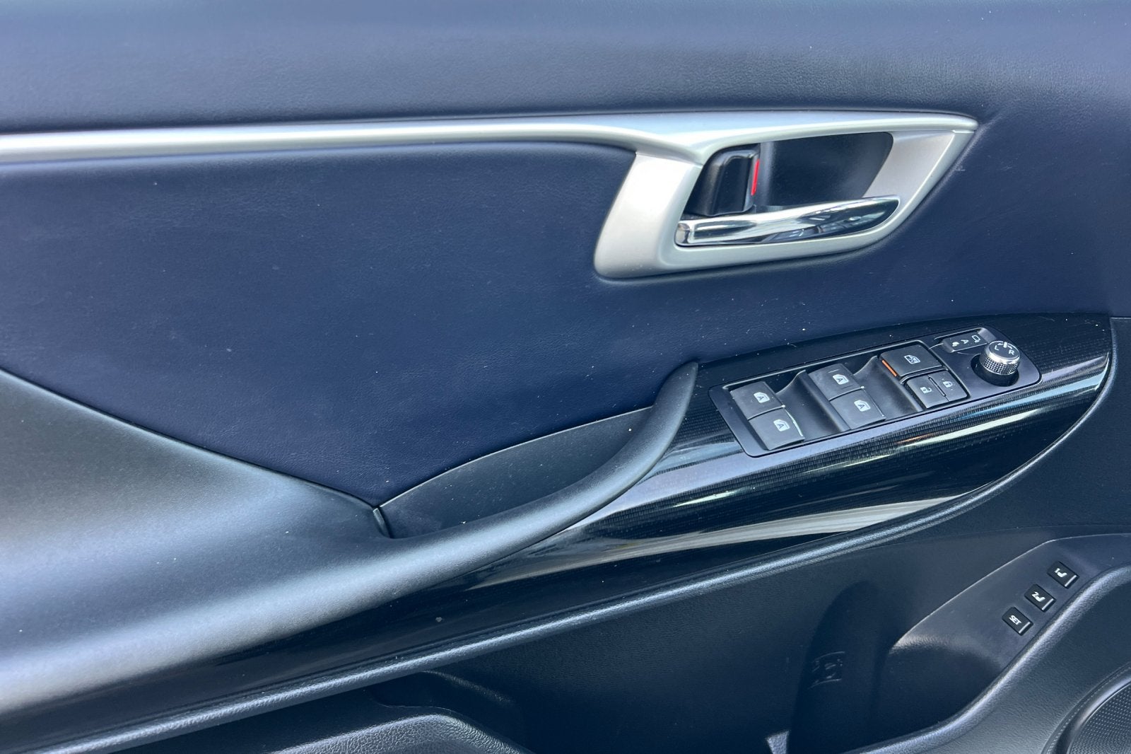 2017 Toyota Mirai Base