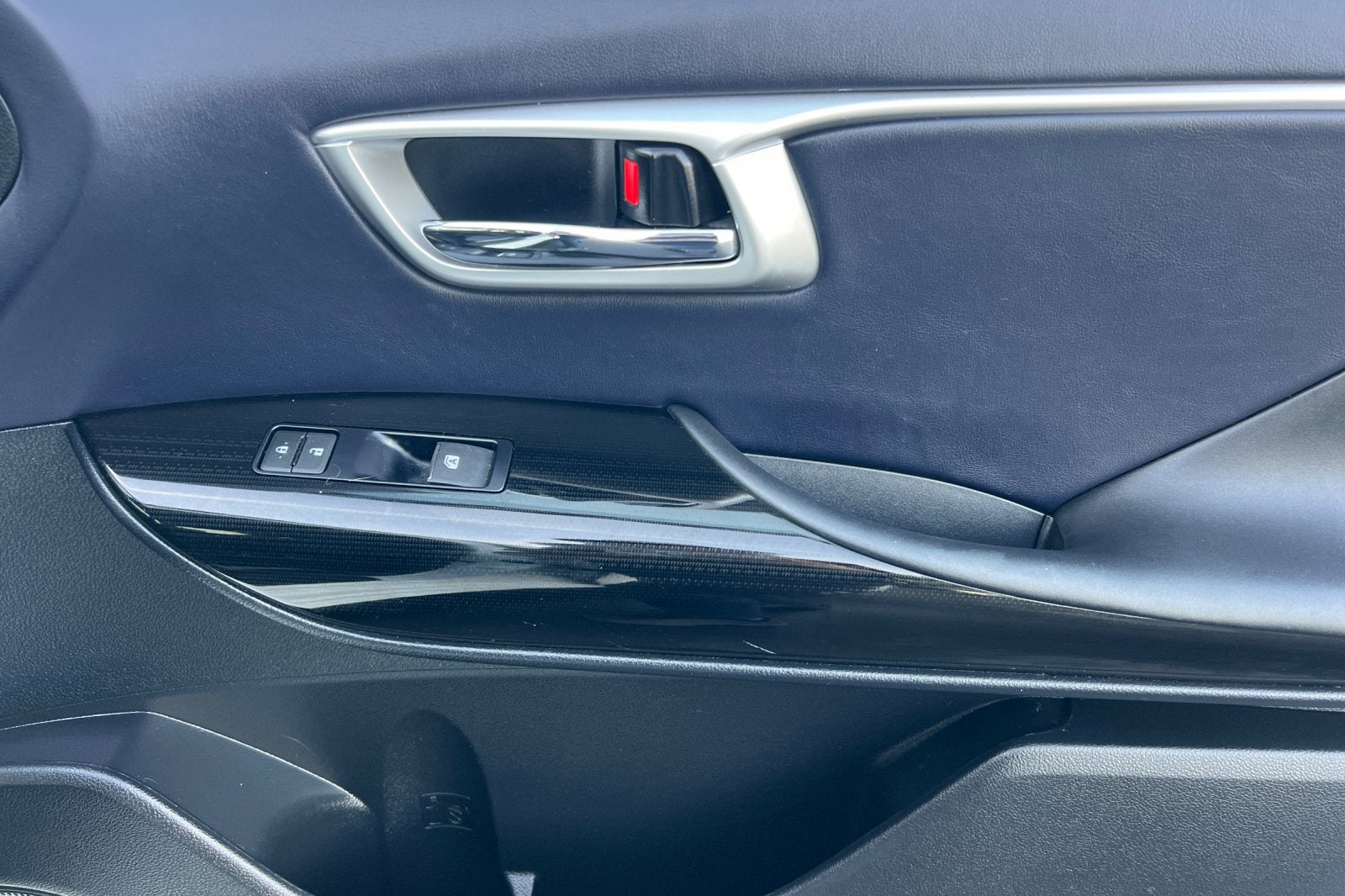 2017 Toyota Mirai Base