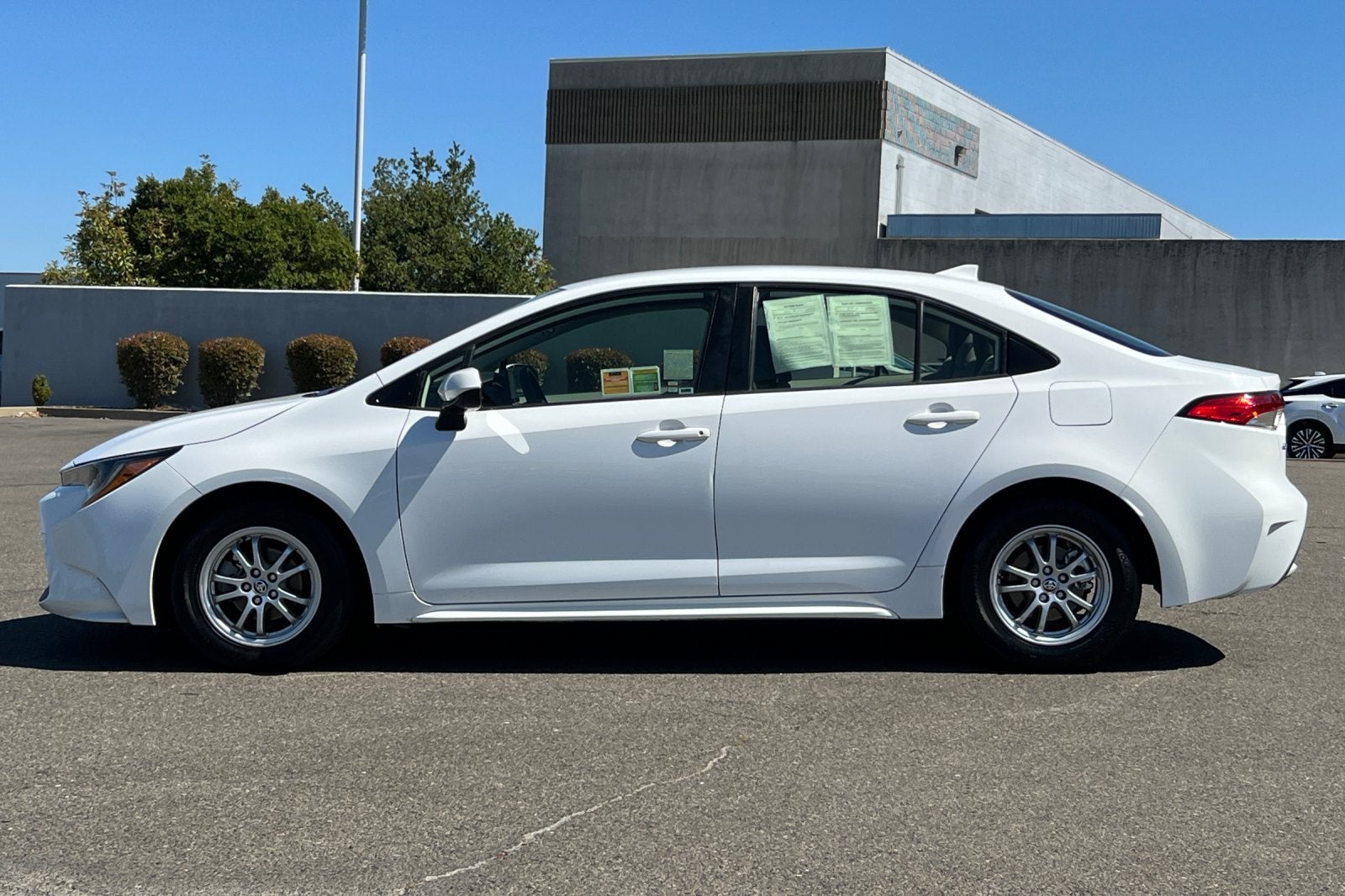 2022 Toyota Corolla Hybrid LE