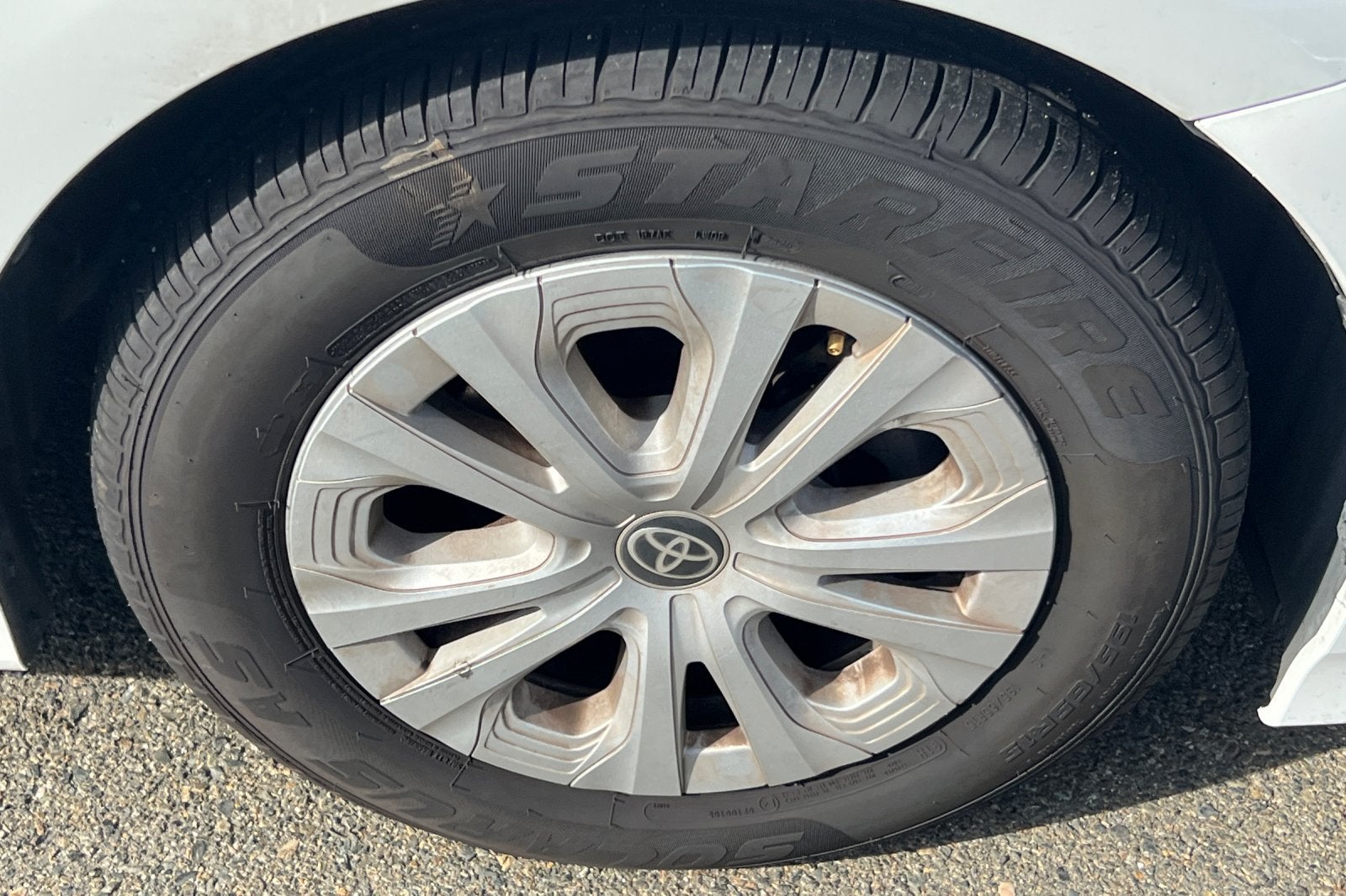 2022 Toyota Prius LE