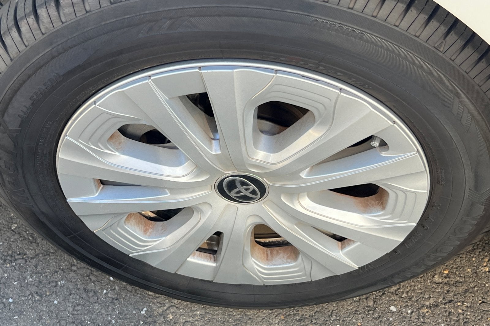 2019 Toyota Prius LE