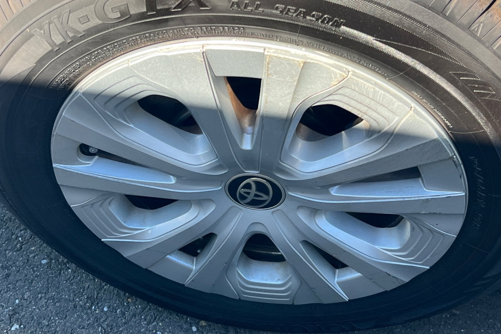 2019 Toyota Prius LE