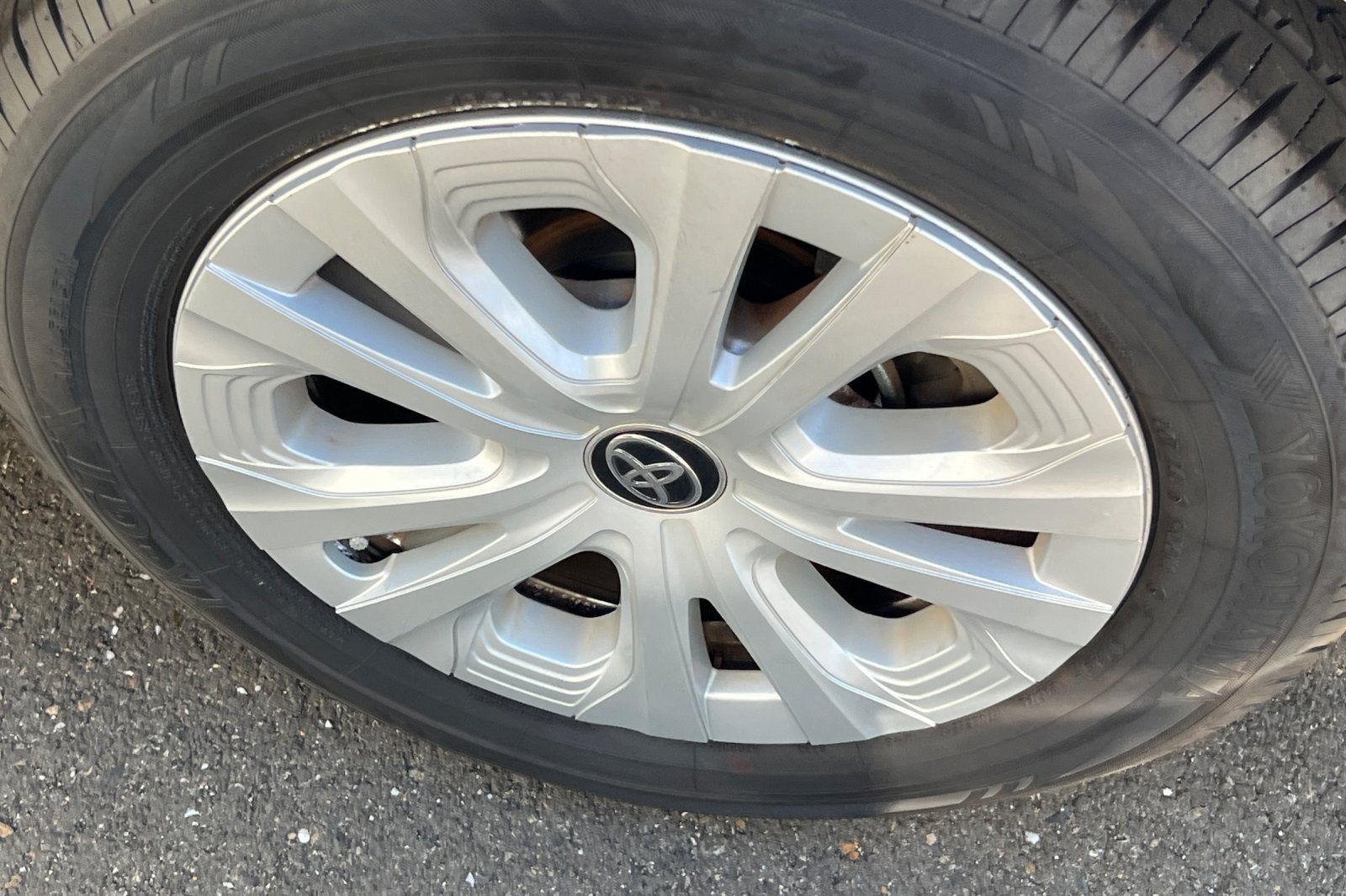 2019 Toyota Prius LE