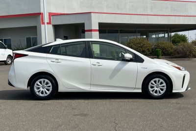 2019 Toyota Prius LE